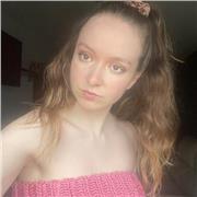 Me defino como una educadora comprometida, creativa y apasionada.  aprendizaje.